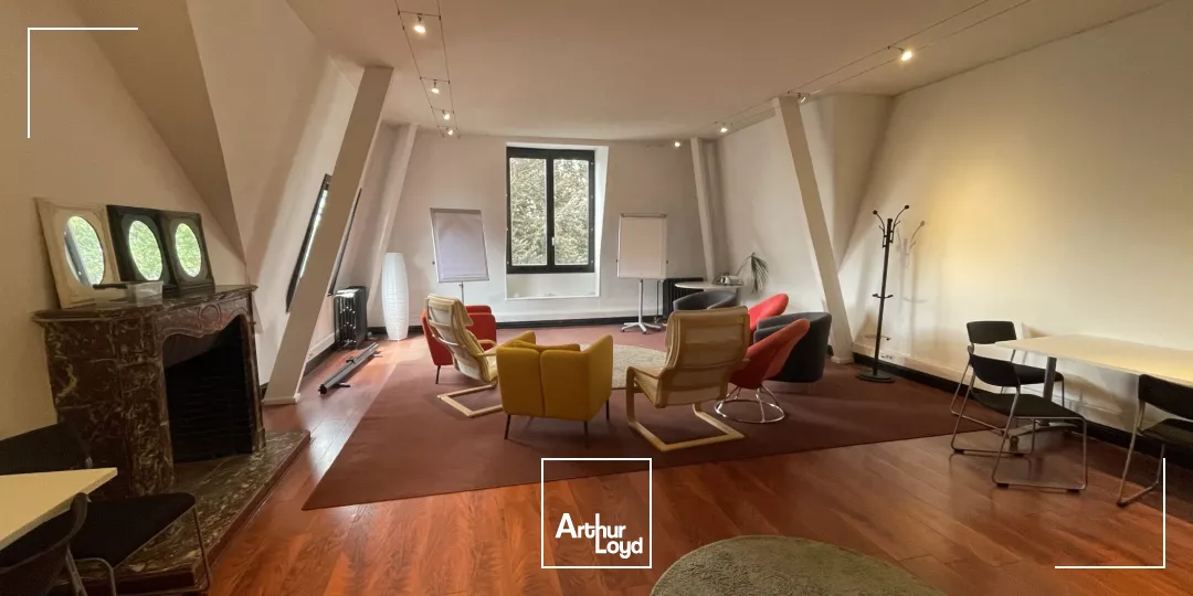 À louer : Bureaux de standing dans demeure bourgeoise au coeur de Roubaix - Cadre prestigieux, accessibilité optimale