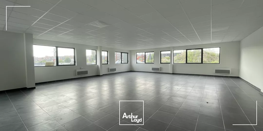 À louer / À vendre : Bureaux & Locaux d'Activité Haut de Gamme - Parc de l'Union à Tourcoing - Accessibilité optimale & cadre paysager écoresponsable