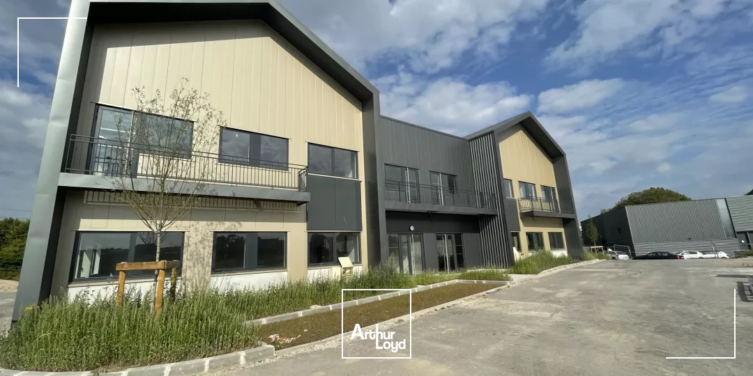 À louer / À vendre : Bureaux & Locaux d'Activité Haut de Gamme - Parc de l'Union à Tourcoing - Accessibilité optimale & cadre paysager écoresponsable