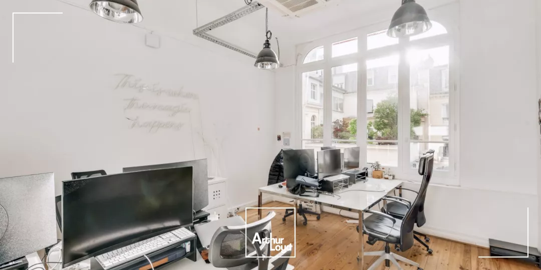 Bureaux à louer à PARIS 75008