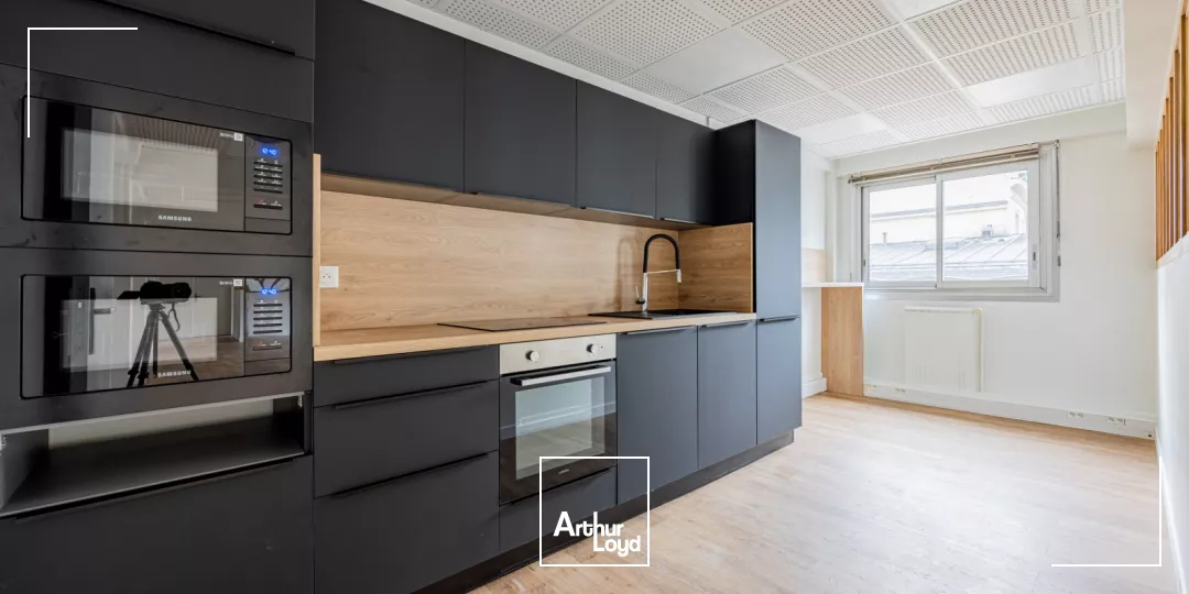 Bureaux à louer à PARIS 75008