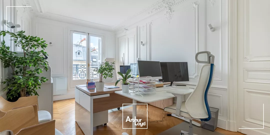 Bureaux à louer à PARIS 75008