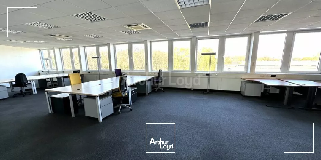 BUREAUX à LOUER de 1274 m²
