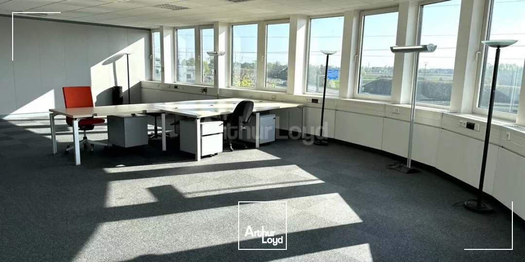 BUREAUX à LOUER de 1274 m²