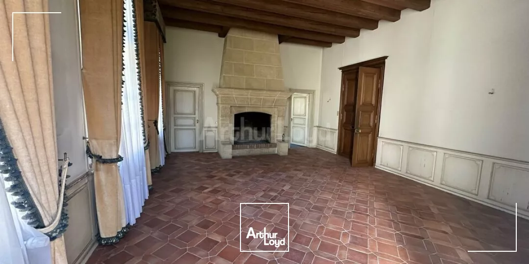 LOCAL D'ACTIVITE - ENTREPOT à VENDRE de 1025 m²