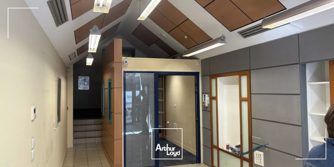 A LOUER - LOCAL COMMERCIAL DE 140 m² - ORLÉANS CENTRE / RUE BANNIER