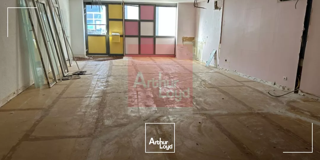 Local commercial Agen 103.8 m2