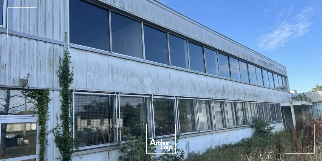 PLUS DE 500M² sur 2 NIVEAUX - MIXTE - ZA LA TOUR - ABREST 