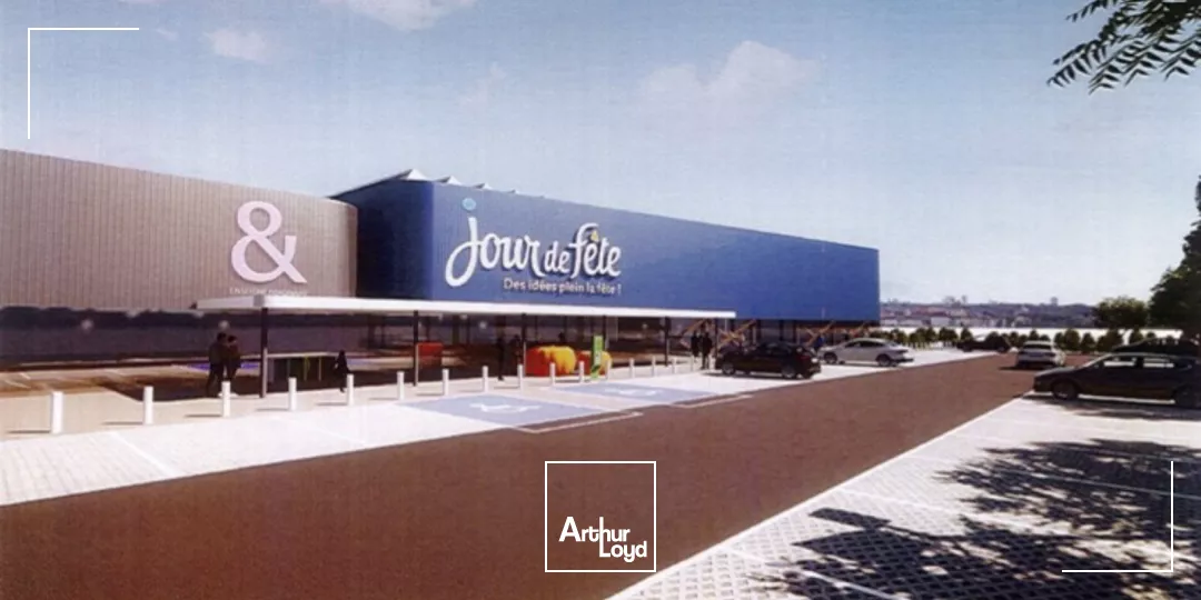 A LOUER - LOCAL COMMERCIAL - 340 M2 - SAINT-QUENTIN-FAYET