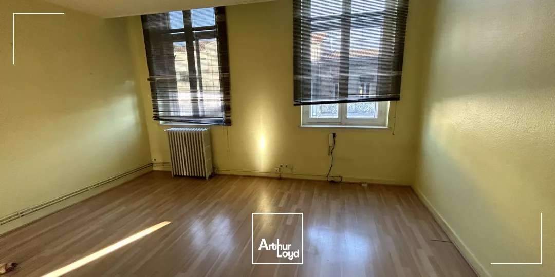 Bureaux à vendre ou à louer au Bouscat face au tram et proche des Boulevards
