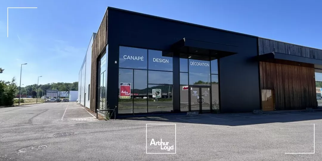 LOCAL COMMERCIAL à LOUER de 1692.3 m²