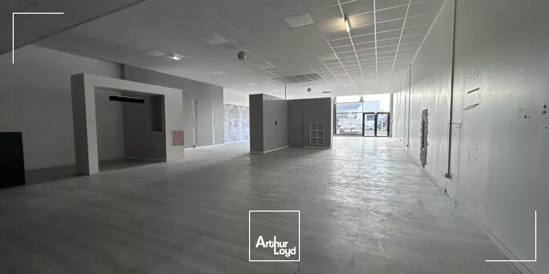 LOCAL COMMERCIAL à LOUER de 367.5 m²