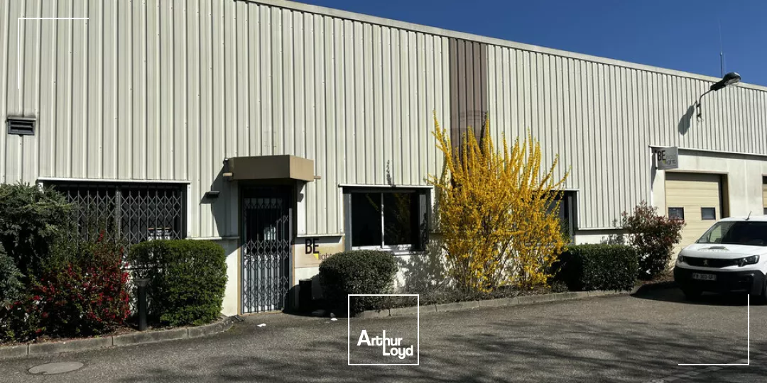 LOCAL D'ACTIVITE - ENTREPOT à LOUER de 320 m²