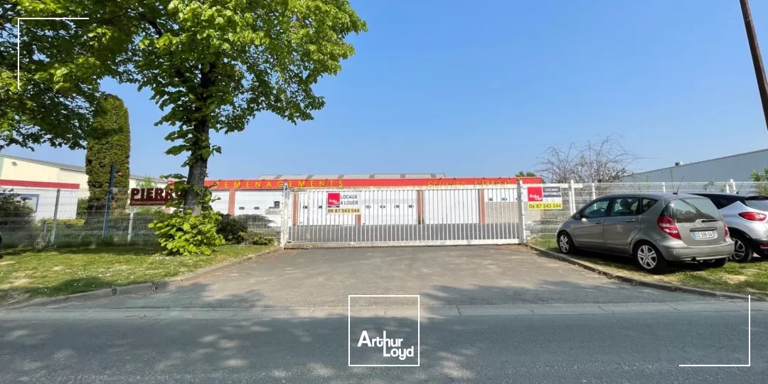 A LOUER - LOCAUX D'ACTIVITÉ - 1 660 m2 DIVISIBLE - SAINT-QUENTIN :