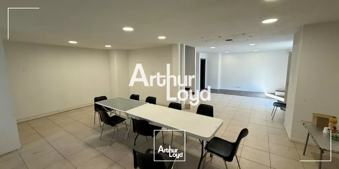 Local d'activité de 220 m² avec bureaux à vendre - Fréjus