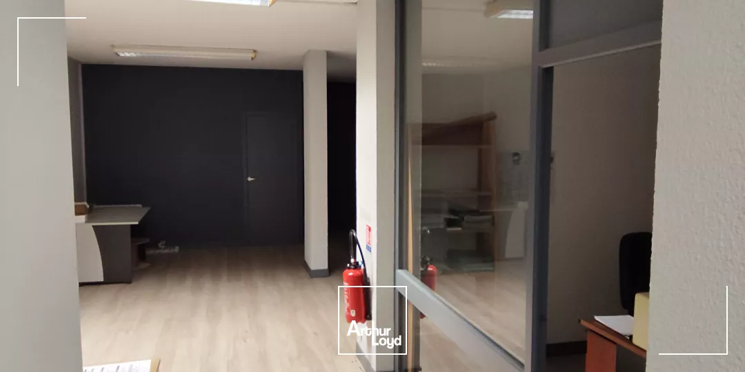 À LOUER - Bureaux 89 m² - Secteur prisé de SAINTE-CLAIRE - LIMOGES