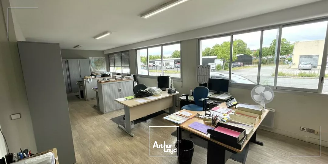 BUREAUX LIVRES ENTIEREMENT RENOVES ZONE REPUBLIQUE 2236M²