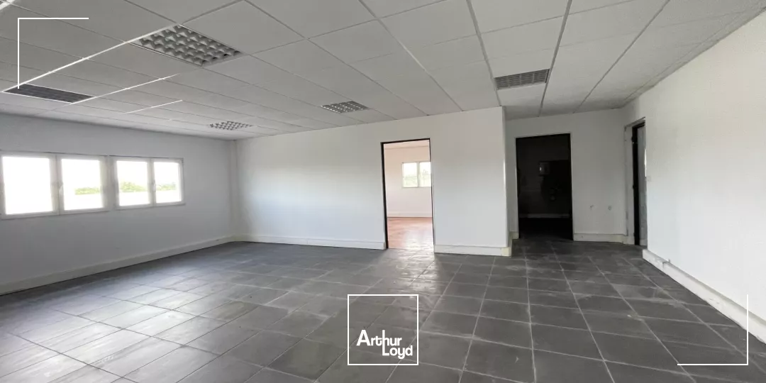 LOCAL D'ACTIVITE - 1500 m2 - A VENDRE - BELLE VISIBILITE ENTRE SOISSONS ET CHATEAU THIERRY