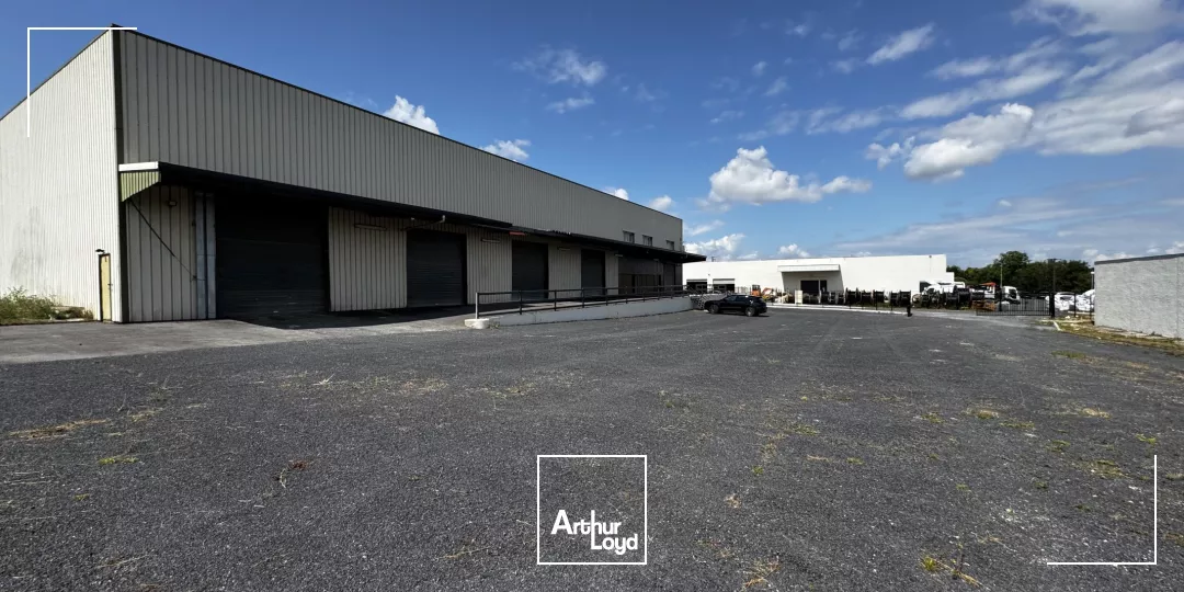 LOCAL D'ACTIVITE - 1500 m2 - A VENDRE - BELLE VISIBILITE ENTRE SOISSONS ET CHATEAU THIERRY