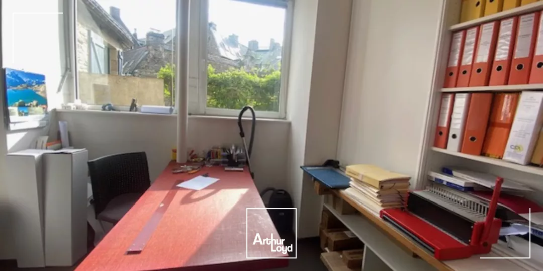 A LOUE PLATEAU DE BUREAUX 207 M² CENTRE VILLE DE LANNION