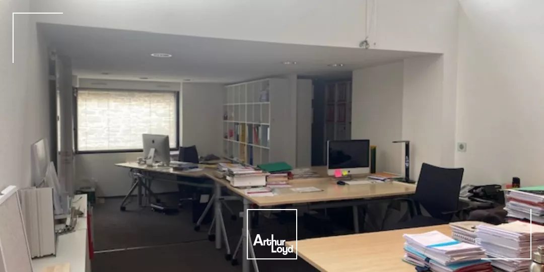 A LOUE PLATEAU DE BUREAUX 207 M² CENTRE VILLE DE LANNION