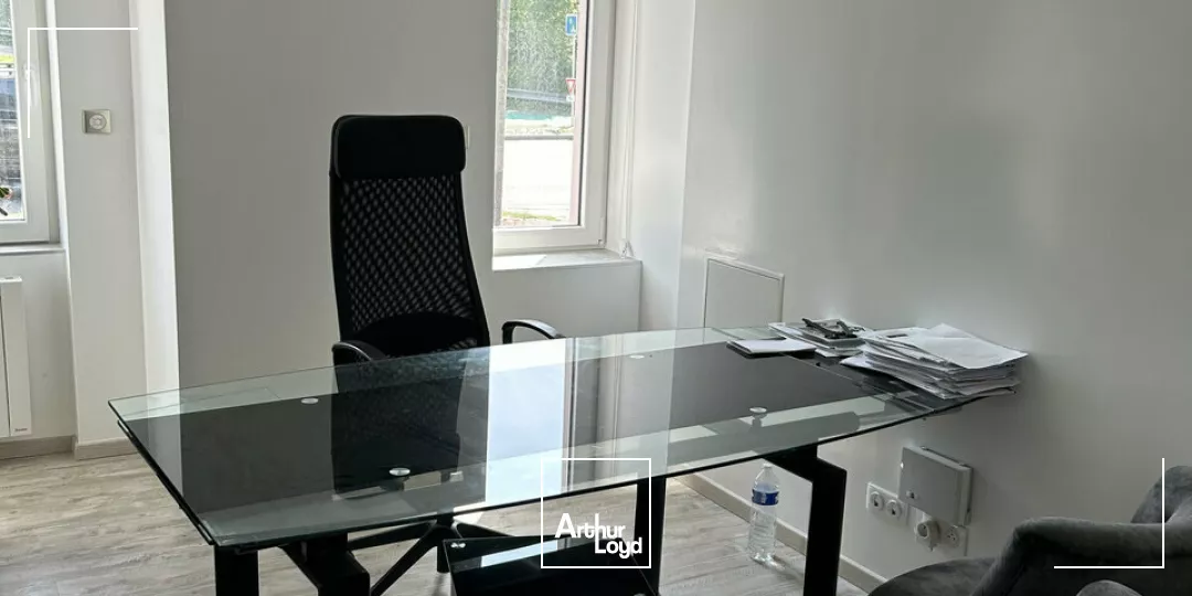 BUREAUX à VENDRE de 218 m²