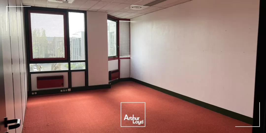 Bureaux à vendre à ROISSY EN FRANCE 95700