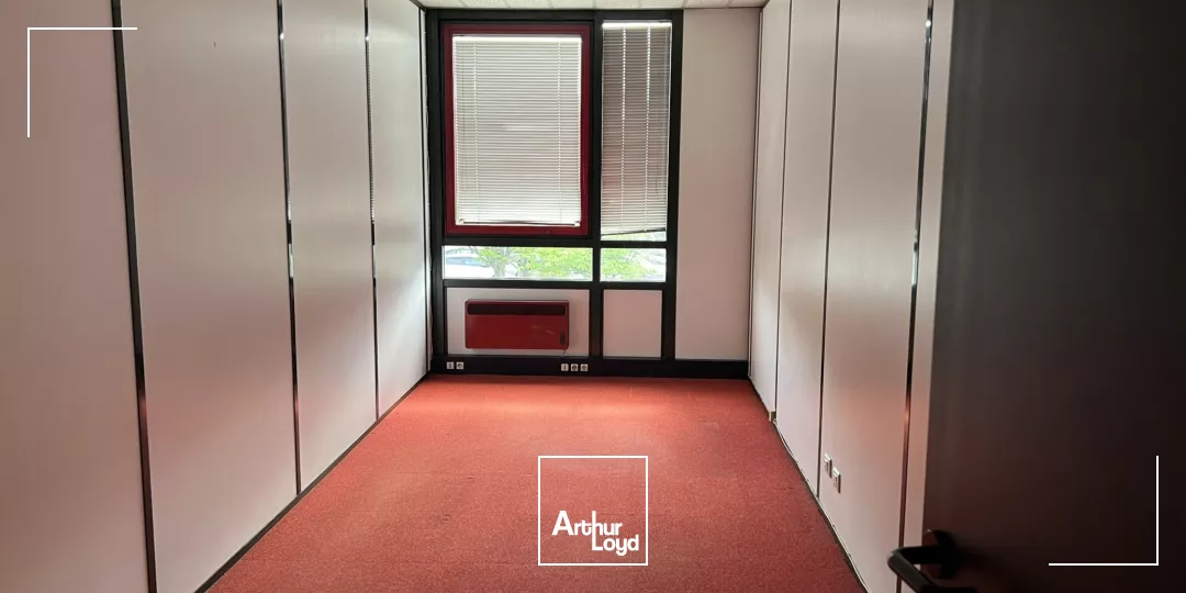 Bureaux à vendre à ROISSY EN FRANCE 95700