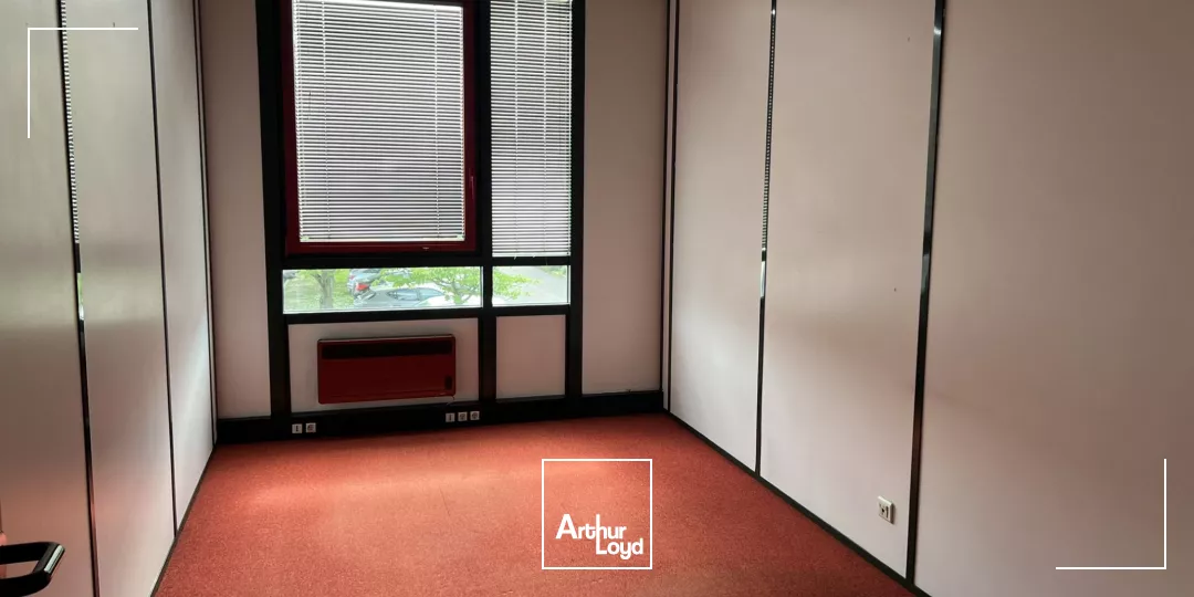 Bureaux à vendre à ROISSY EN FRANCE 95700