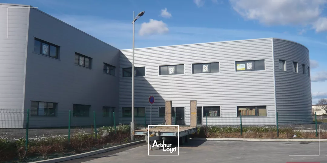 LOCATION BUREAUX ET ENTREPÔT 925 M2 DIVISIBLES - MONTPELLIER EST