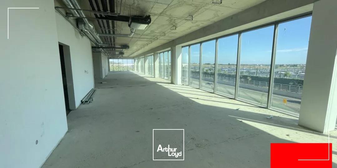 BUREAUX NEUFS A LOUER AVEC TERRASSES ET PARKINGS - NEXUS - MONTPELLIER -GARE TGV SUD DE FRANCE