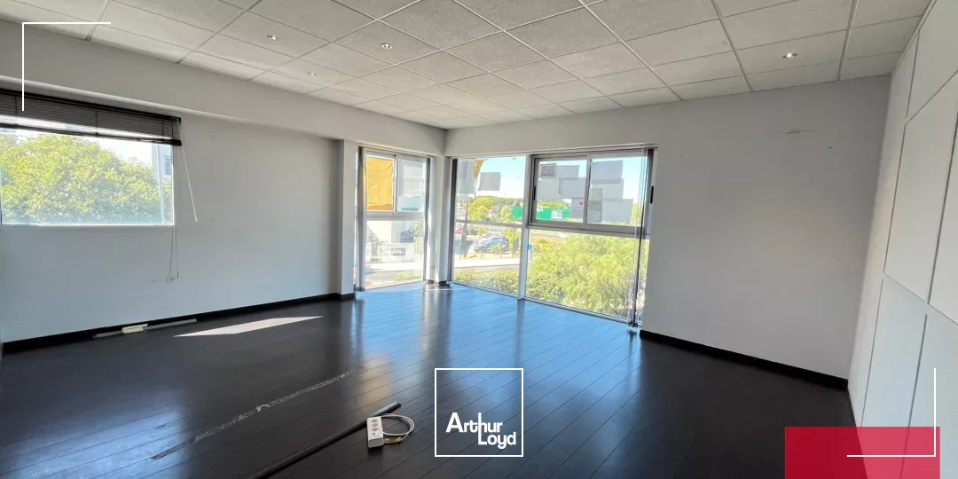 BUREAUX DE 438 M2 PARC DE L'AEROPORT PEROLS 