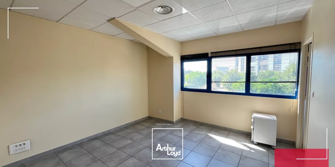 BUREAUX DE 438 M2 PARC DE L'AEROPORT PEROLS 