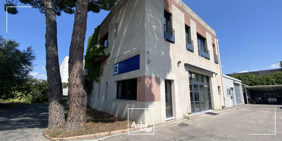 Bâtiment mixte indépendant à VENDRE sur AIX EN PROVENCE