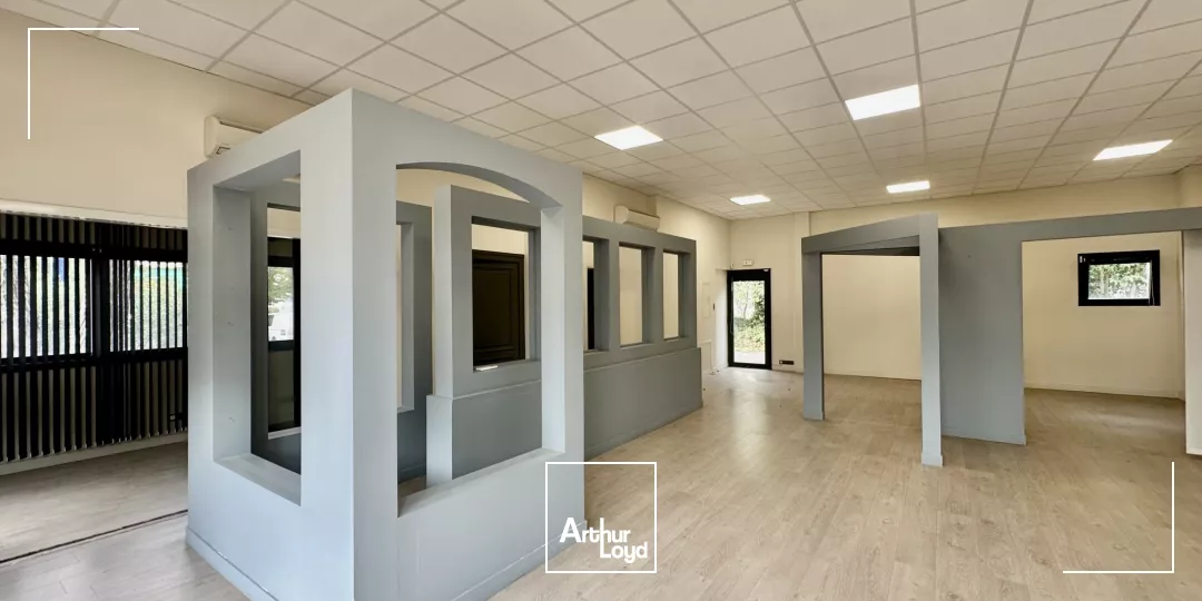 Bâtiment mixte indépendant à VENDRE sur AIX EN PROVENCE