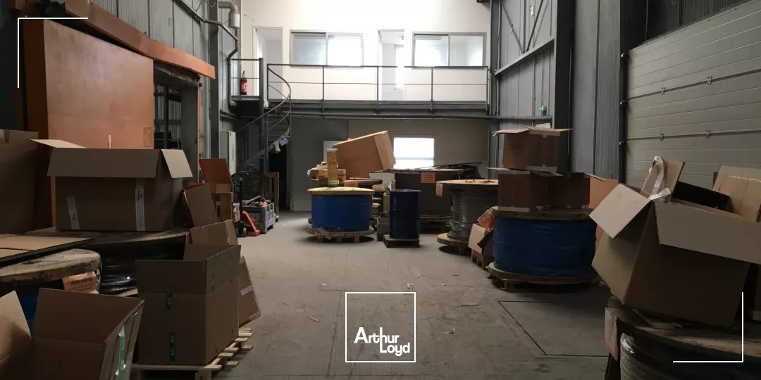 BREST PORT DE COMMERCE LOCAL D'ACTIVITE STOCKAGE A LOUER 