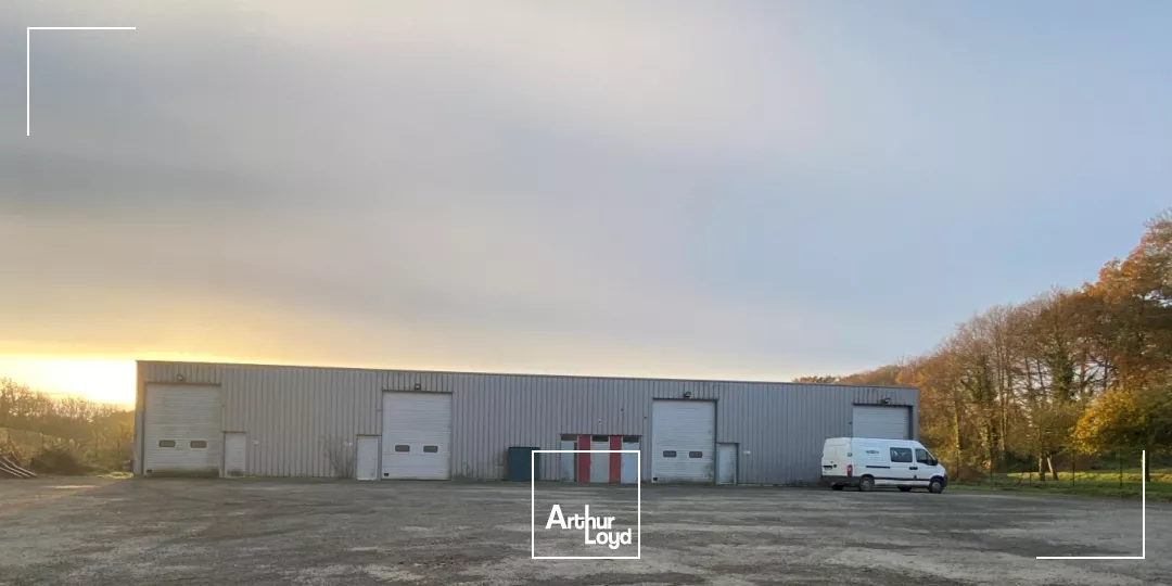 A LOUER LOCAL DE STOCKAGE MERDRIGNAC