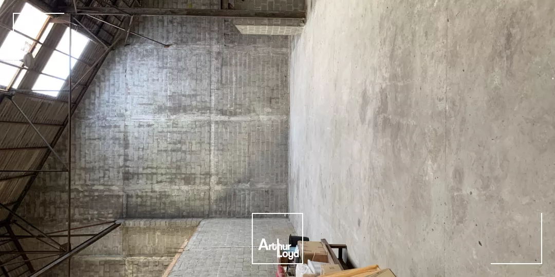 VENTE D'UN COMMERCE AVEC STOCKAGE D'ENVIRON 380 m² A QUIMPER