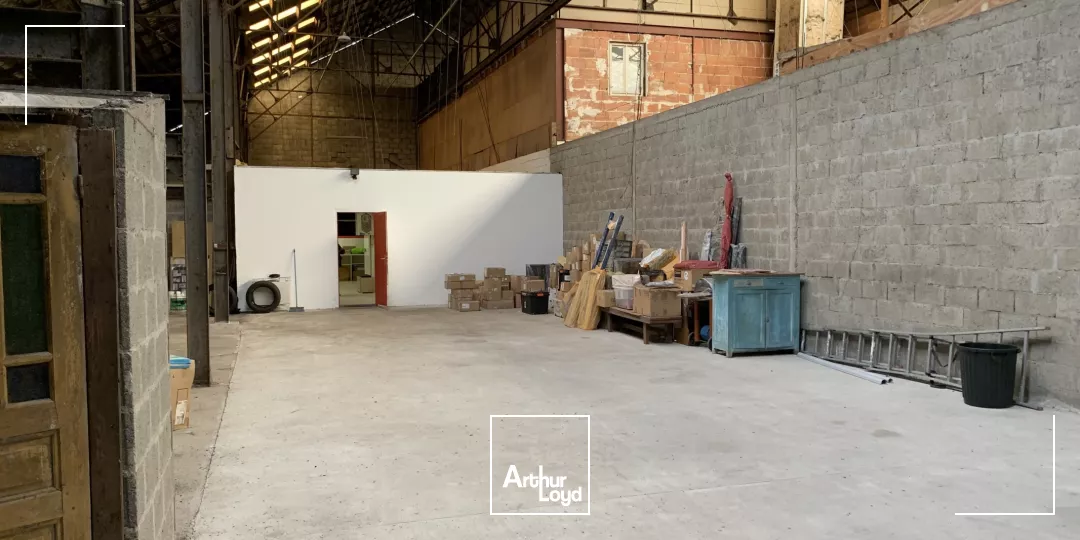 VENTE D'UN COMMERCE AVEC STOCKAGE D'ENVIRON 380 m² A QUIMPER