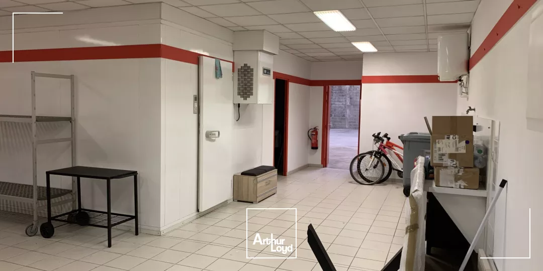 VENTE D'UN COMMERCE AVEC STOCKAGE D'ENVIRON 380 m² A QUIMPER