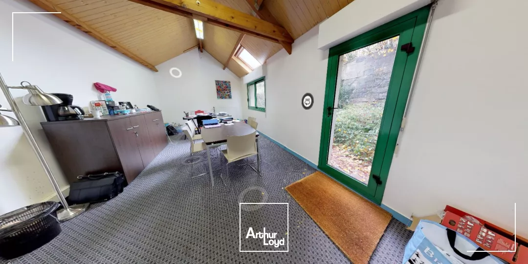 A LOUER LOCAL PROFESSIONNEL 232 M² PROXIMITE GARE