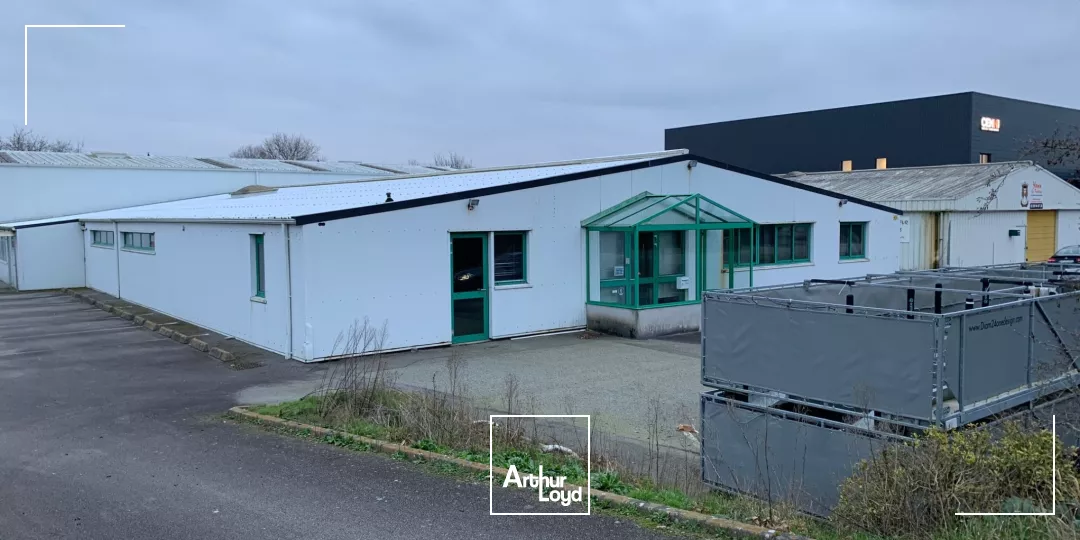 LOCATION LOCAL D'ACTIVITE D'ENVIRON 1 180 m² A SAINT-EVARZEC