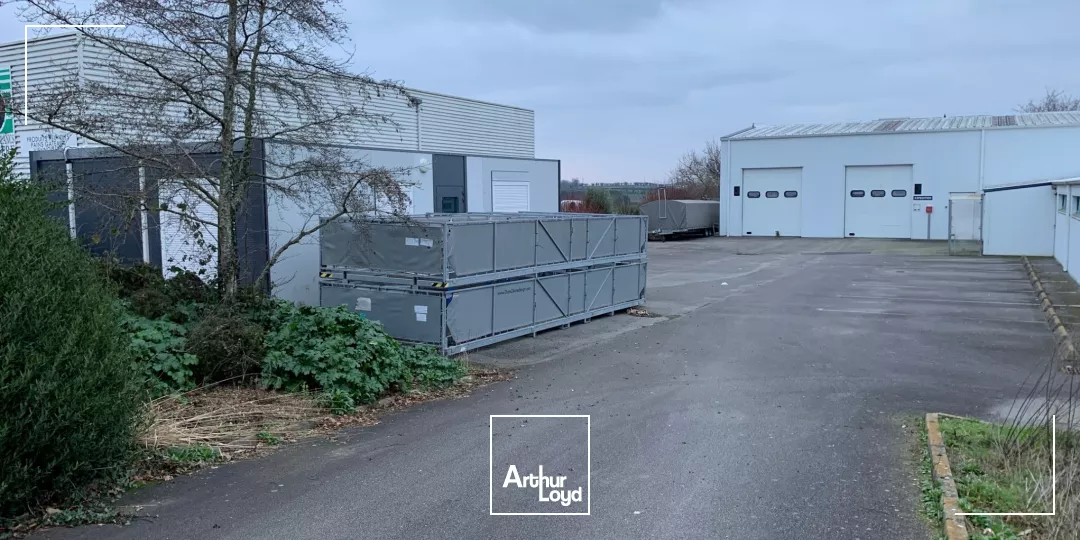 LOCATION LOCAL D'ACTIVITE D'ENVIRON 1 180 m² A SAINT-EVARZEC