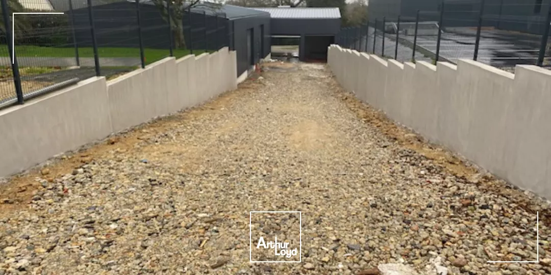 A LOUER ZONE DE GUELEN QUIMPER - LOCAUX D'ACTIVITE D'UNE SUPERFICIE D'ENVIRON 300 M²