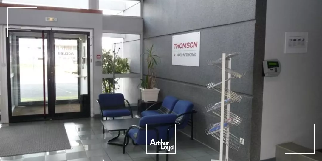 A LOUER ACTIVITES ET BUREAUX TECHNOPOLE BREST