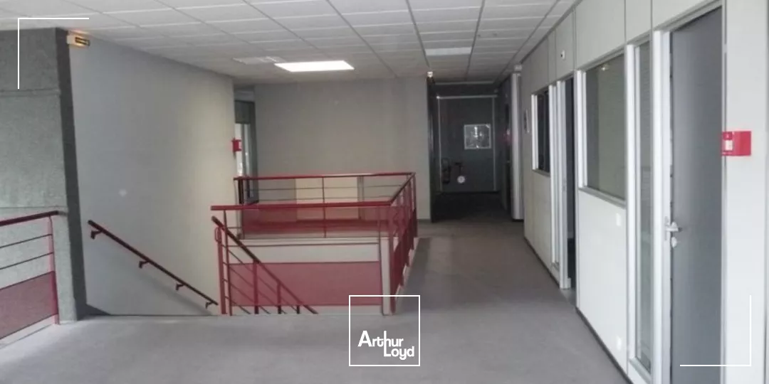 A LOUER ACTIVITES ET BUREAUX TECHNOPOLE BREST