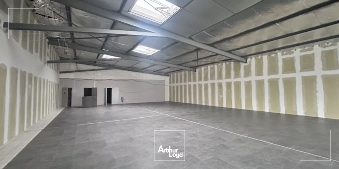 MACON SUD - LOCAL COMMERCIAL - LOCATION - BOUCHARDES