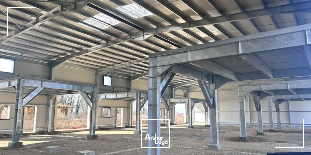 PERONNAS - LOCAUX D'ACTIVITE EN CONSTRUCTION - NEUFS - LOCATION - VISIBILITE 