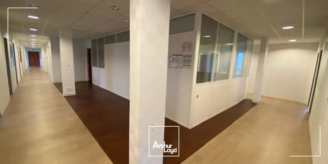 Plateau de bureaux aménagé d'environ 466 m² à louer - Zone de Laroiseau 56000 VANNES 