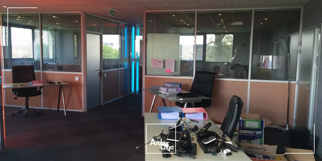 CARQUEFOU - LA FLEURIAYE - BUREAUX A LOUER - 200 M2